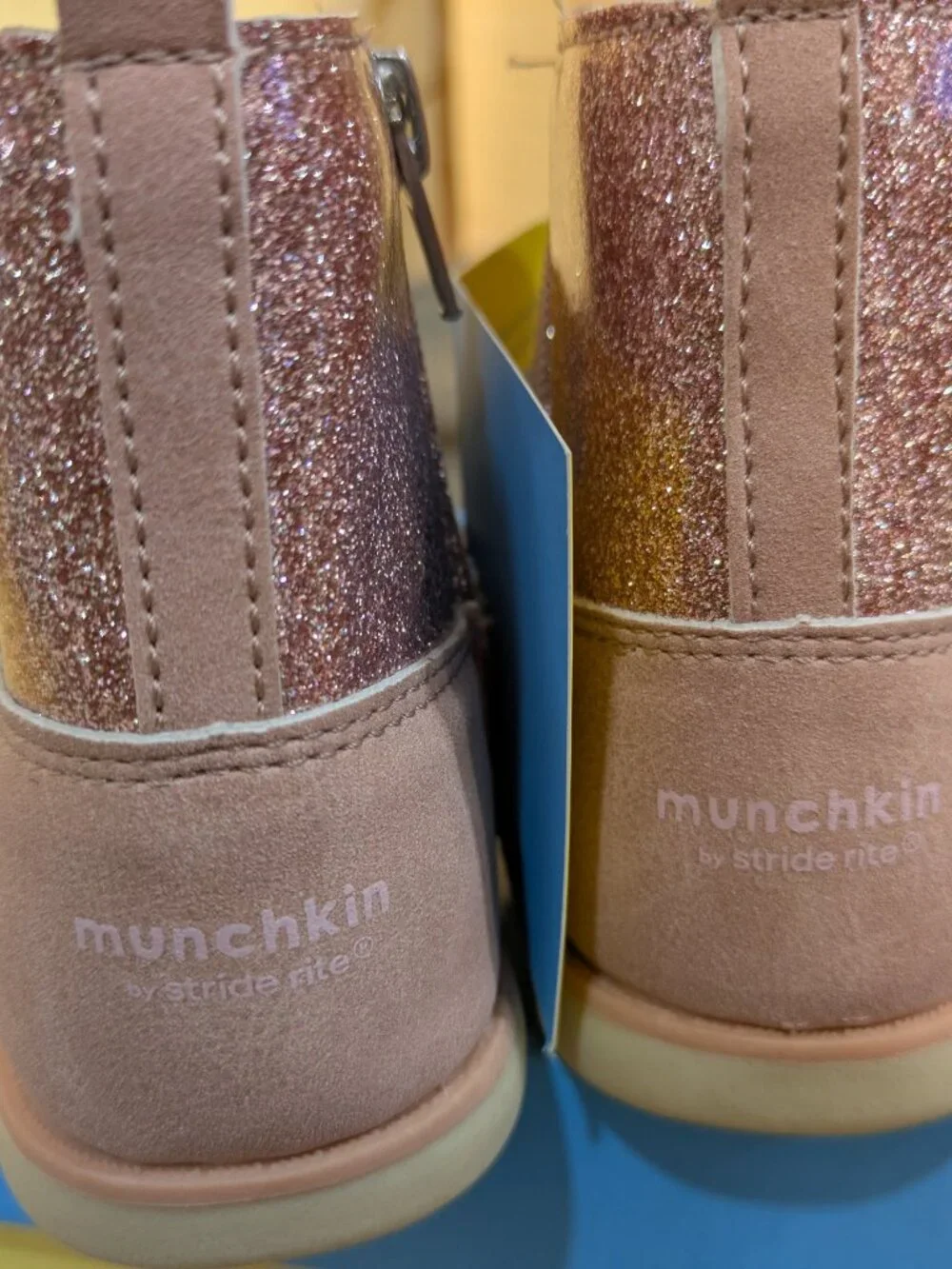 Munchkin by Stride Rite Little Girl avalon blush Sneakers Size 9M New in Box